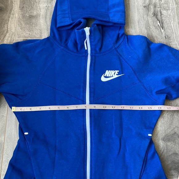Women’s Nike Tech Fleece - Picture 3 of 6
